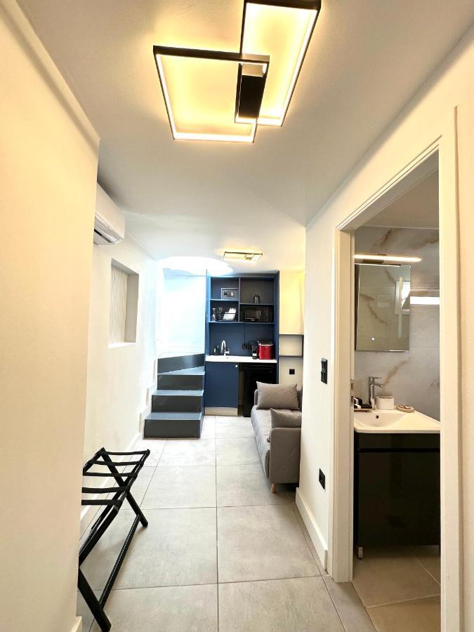 Step One | Luxury Suites Right In The Heart Of Acropolis Next To Metro Station Atenas Exterior foto